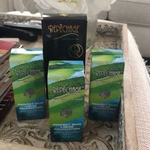 Repechage liquid foundation (only two left)